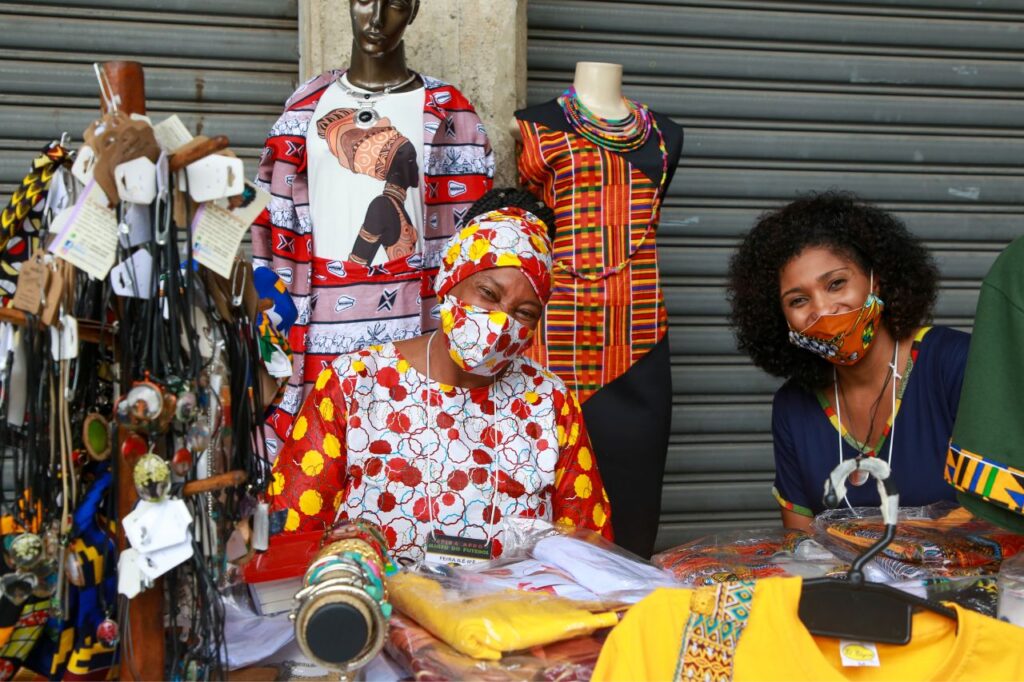 Museu do Futebol recebe Feira Afro Ilé-Ifè e grupo de samba só de mulheres neste sábado 1 Museu do Futebol recebe Feira Afro Ilé-Ifè e grupo de samba só de mulheres neste sábado
