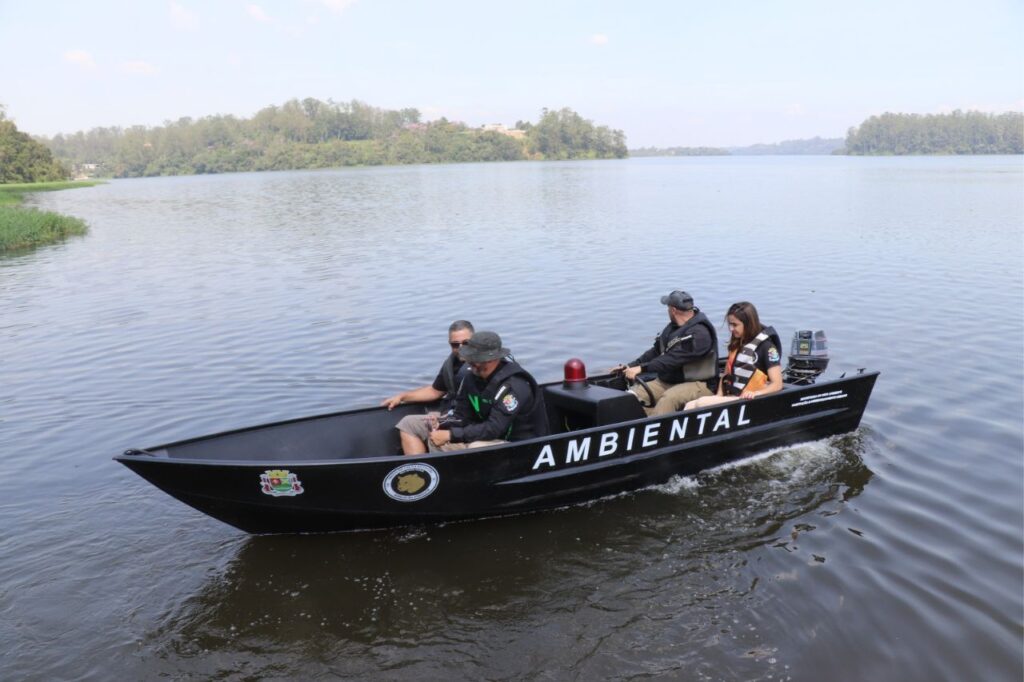 Ribeirão Pires recebe barco para fortalecer fiscalização na represa Billings