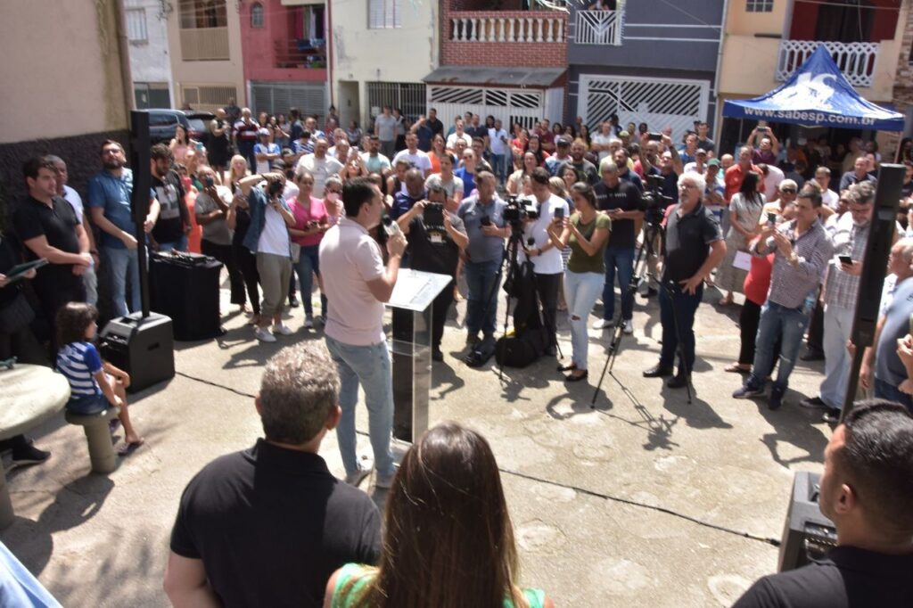 Santo André entrega 103 escrituras a moradores do Núcleo Nova Progresso 2 Santo André entrega 103 escrituras a moradores do Núcleo Nova Progresso