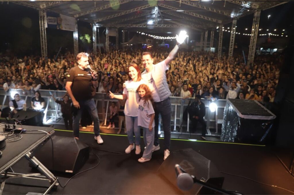 Feira da Fraternidade atrai mais de 60 mil pessoas e arrecada 6 toneladas de alimentos 2 Feira da Fraternidade atrai mais de 60 mil pessoas e arrecada 6 toneladas de alimentos
