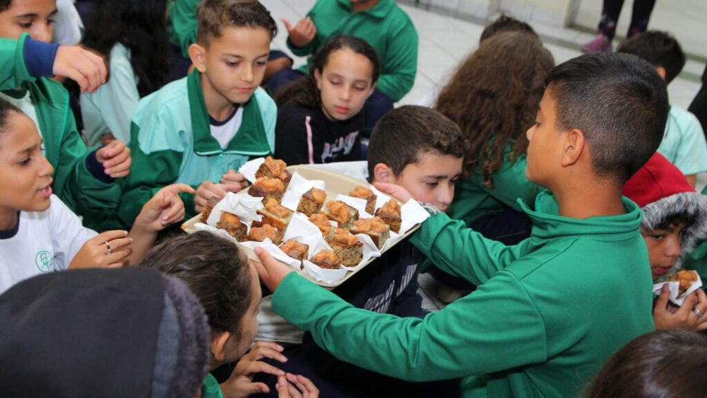 Crianças participam de oficina em Santo André e aprendem receitas para o Dia das Mães 3 Crianças participam de oficina em Santo André e aprendem receitas para o Dia das Mães
