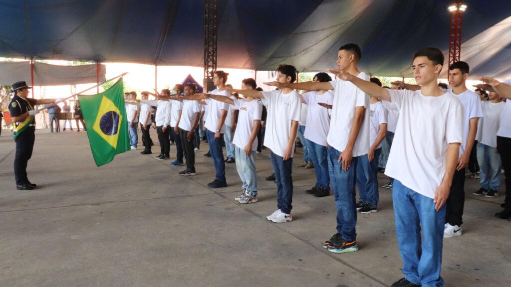 Junta Militar de Ribeirão Pires realiza solenidade de compromisso à bandeira 1 Junta Militar de Ribeirão Pires realiza solenidade de compromisso à bandeira