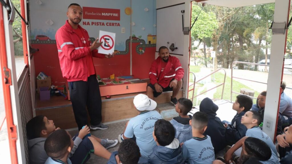 Santo André e Fundação Mapfre realizam ação sobre segurança viária com crianças 1 Santo André e Fundação Mapfre realizam ação sobre segurança viária com crianças