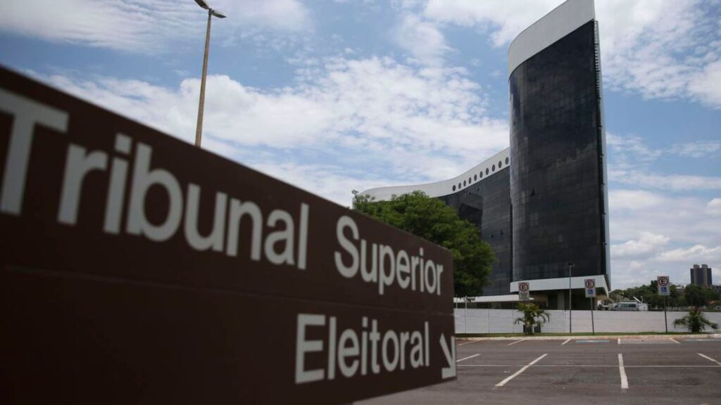 TSE multa parlamentares por divulgarem fake news contra Lula 1 TSE multa parlamentares por divulgarem fake news contra Lula