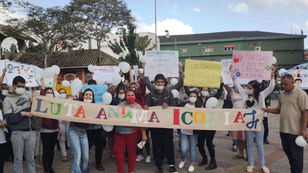 Vila do Doce será palco da luta Antimanicomial em Ribeirão Pires nesta sexta-feira (19) 1 Vila do Doce será palco da luta Antimanicomial em Ribeirão Pires nesta sexta-feira (19)