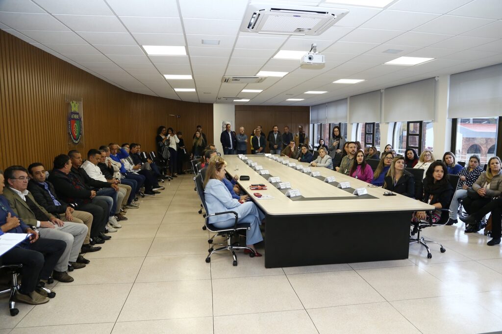 Auricchio empossa membros do Conselho de Educação e Conselho de Alimentação Escolar de São Caetano 2 Auricchio empossa membros do Conselho de Educação e Conselho de Alimentação Escolar de São Caetano