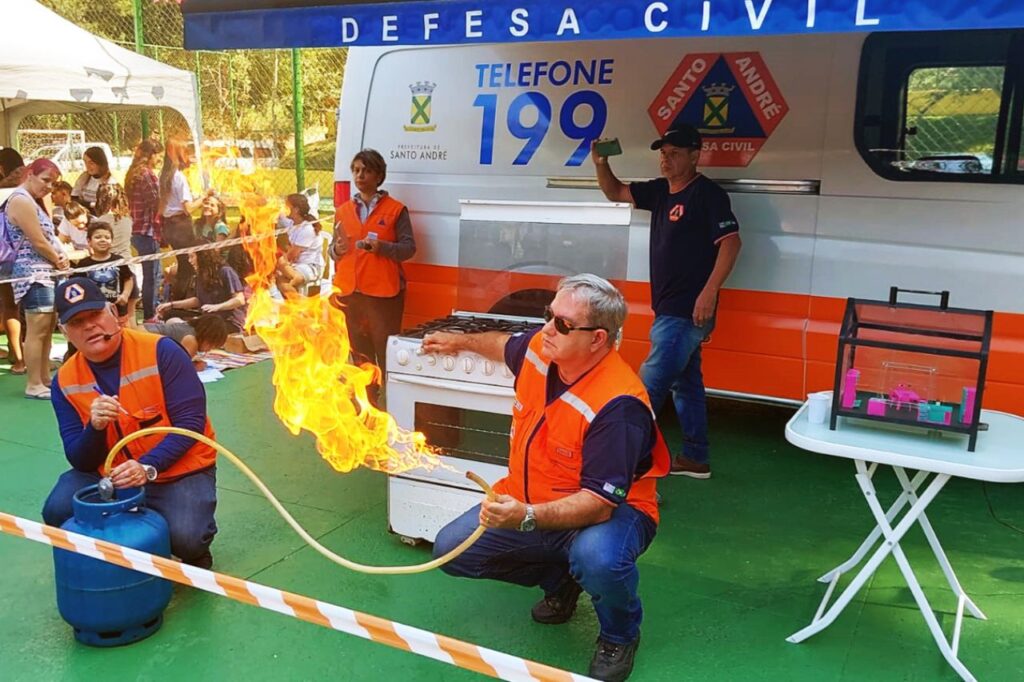 Arraiá atrai centenas de pessoas ao Parque do Pedroso