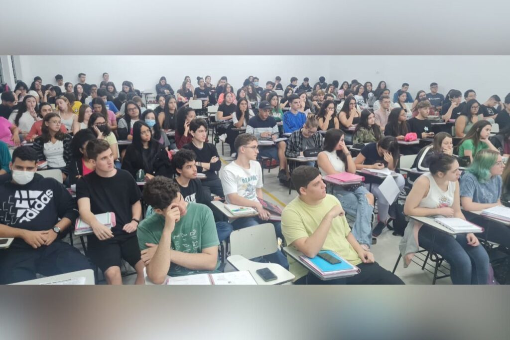 Curso pré-vestibular do Singular Anglo está com matrículas abertas 1 Curso pré-vestibular do Singular Anglo está com matrículas abertas