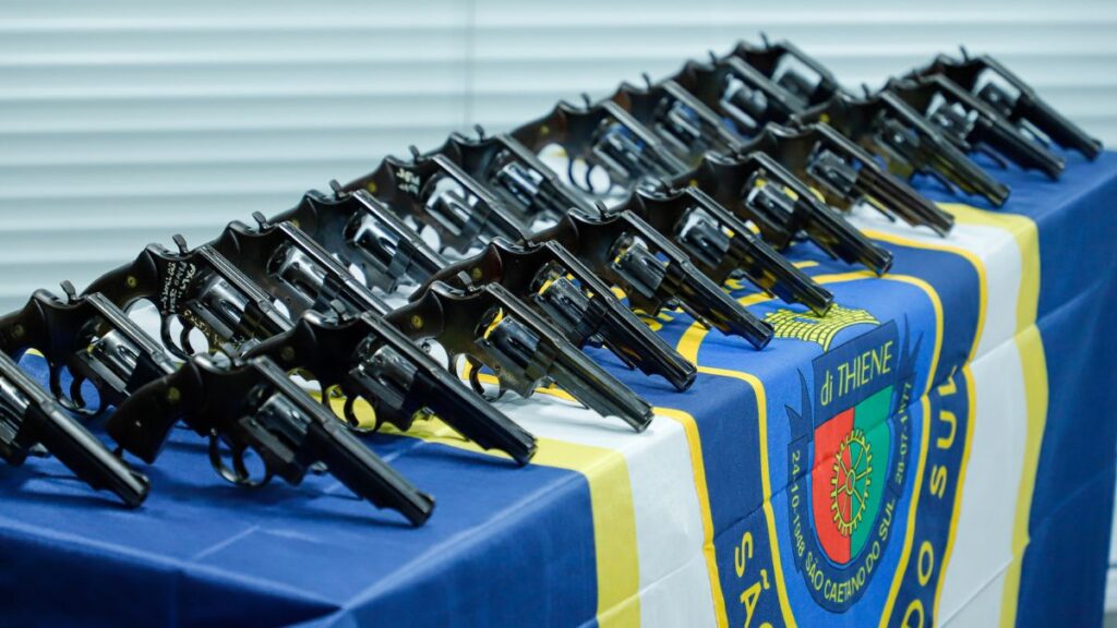 GCM de São Caetano faz doação de 22 pistolas calibre 38 para a GCM de Rio Grande da Serra