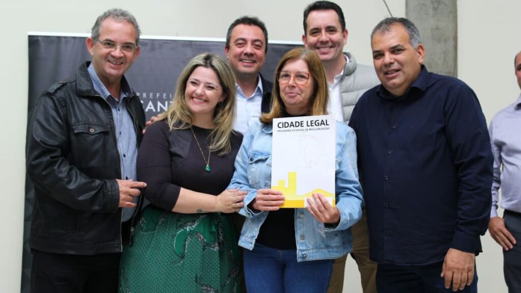 Santo André entrega 87 escrituras a moradores da Vila João Ramalho e Vila Curuçá 1 Santo André entrega 87 escrituras a moradores da Vila João Ramalho e Vila Curuçá