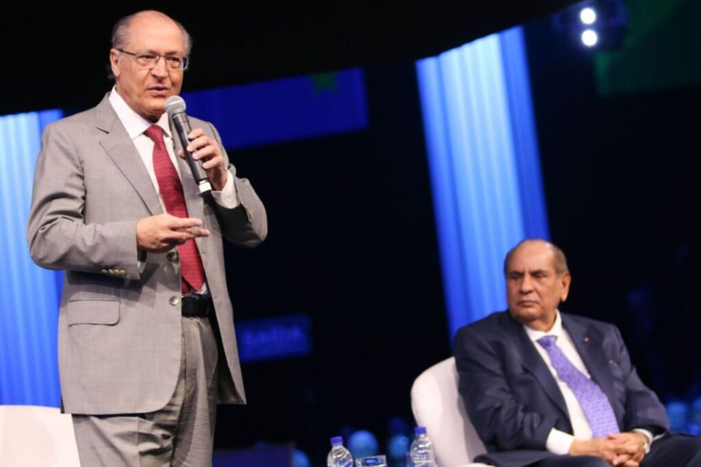 Geraldo Alckmin defende desoneração de impostos para investimentos e exportações