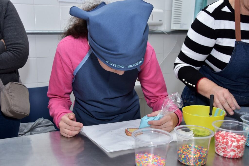 Oficinas de Férias da Escola de Ouro Andreense ensinam receitas para crianças