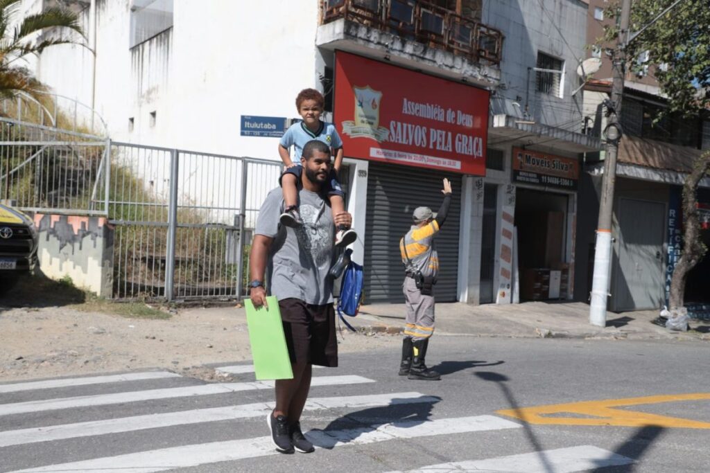 Operação Volta às Aulas orienta motoristas e pedestres em escolas de Santo André 2 Operação Volta às Aulas orienta motoristas e pedestres em escolas de Santo André