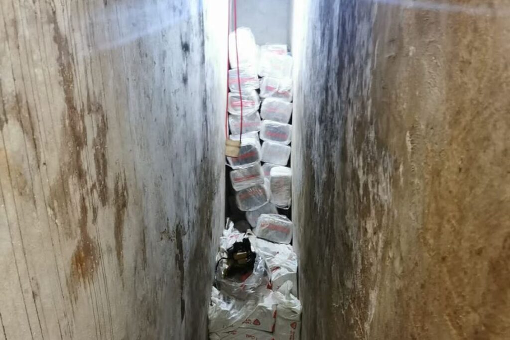 Polícia Civil descobre 3,4 toneladas de maconha escondidos em casa na zona sul 1 Polícia Civil descobre 3,4 toneladas de maconha escondidos em casa na zona sul