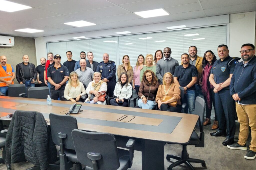 Programa CGE de Portas Abertas leva moradores do Jardim São Caetano a conhecerem o mais avançado equipamento de Segurança do ABC 1 Programa CGE de Portas Abertas leva moradores do Jardim São Caetano a conhecerem o mais avançado equipamento de Segurança do ABC