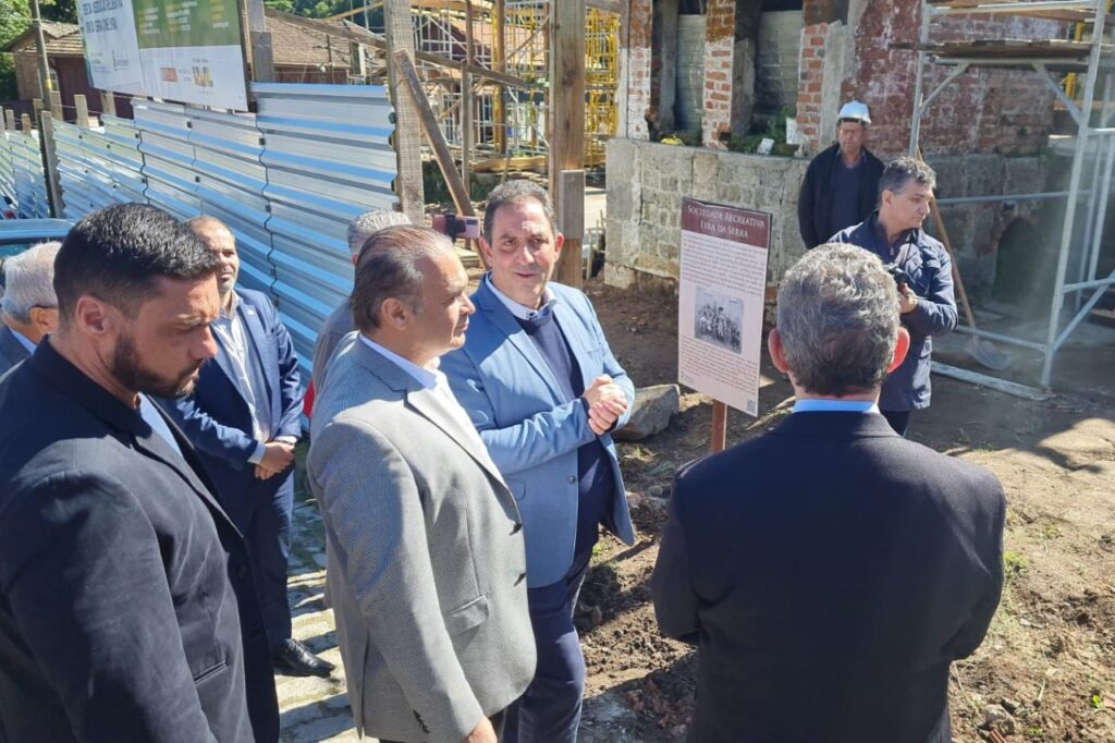 Bisneto do construtor da ferrovia Santos – Jundiaí visita Paranapiacaba -  ABC do ABC