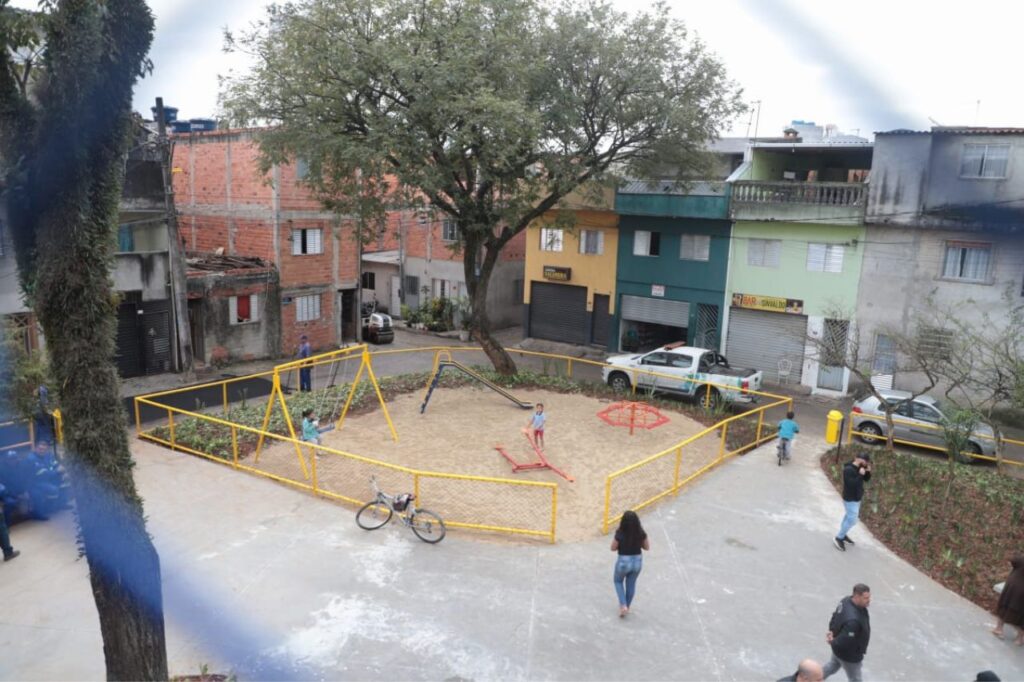 Vila Sacadura Cabral ganha centro comunitário revitalizado e praça com wi-fi 2 Vila Sacadura Cabral ganha centro comunitário revitalizado e praça com wi-fi
