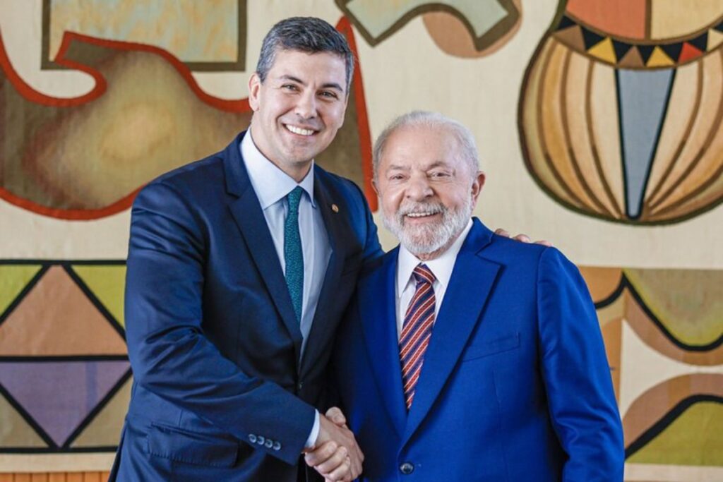 Lula participa da posse do presidente do Paraguai nesta terça (158), em Assunção
