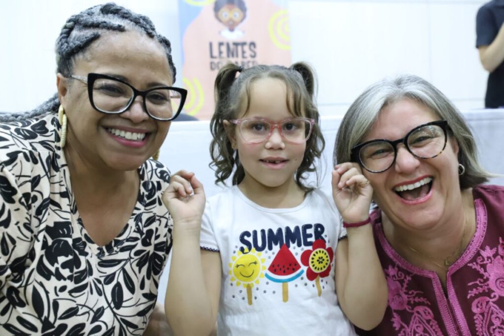 Mais 144 estudantes da rede municipal de Diadema recebem novos óculos 1 Mais 144 estudantes da rede municipal de Diadema recebem novos óculos