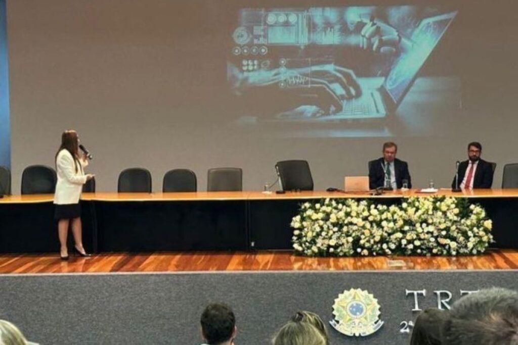 Professora da FDSBC destaca impacto da Inteligência Artificial no Direito do Trabalho durante 10ª Semana Institucional do TRT 1 Professora da FDSBC destaca impacto da Inteligência Artificial no Direito do Trabalho durante 10ª Semana Institucional do TRT