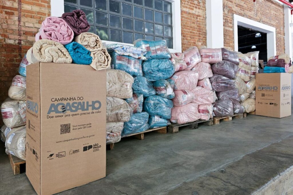 Campanha do Agasalho arrecada 610 mil cobertores e 4,4 milhões de roupas em 2023