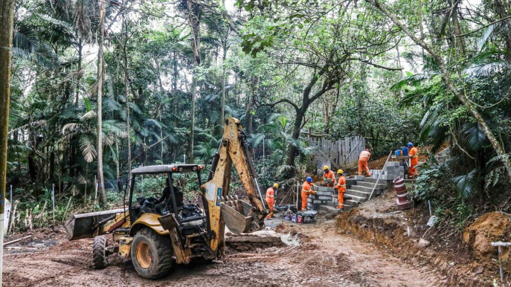 Prefeito Orlando Morando acompanha evolução nas obras de urbanização no Parque Imigrantes 3 Prefeito Orlando Morando acompanha evolução nas obras de urbanização no Parque Imigrantes
