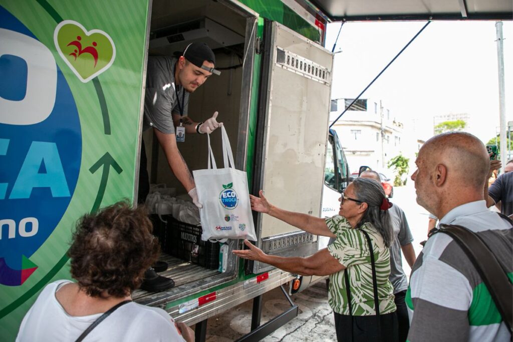 Auricchio lança o EcoTroca, programa que troca recicláveis por alimentos 2 Auricchio lança o EcoTroca, programa que troca recicláveis por alimentos