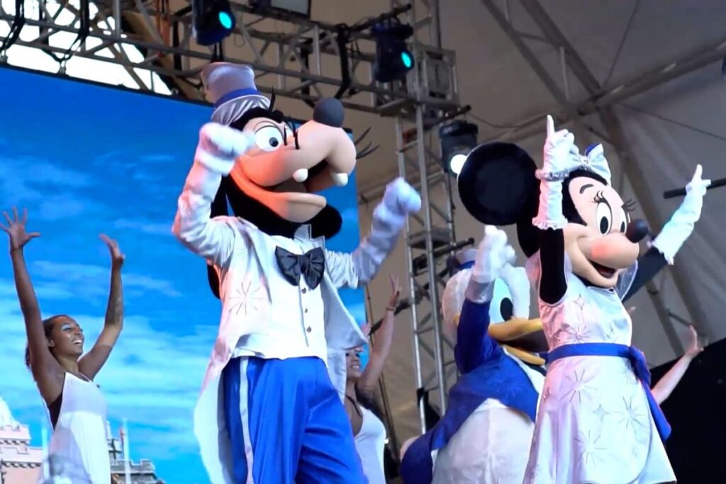 Espetáculo Sonhando com o Mickey promete encantar público no Parque Central