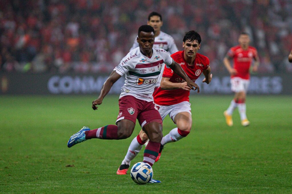 Fluminense vira sobre o Internacional e vai à final da Libertadores