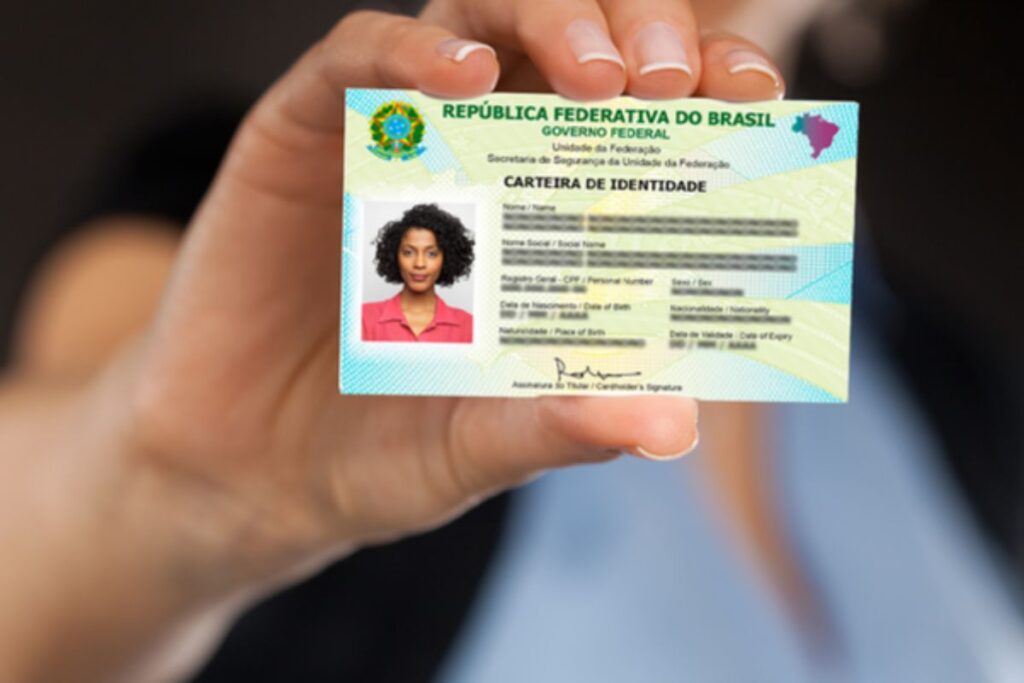 Mais de dois milhões de brasileiros já têm a nova Carteira Nacional de Identidade 1 Mais de dois milhões de brasileiros já têm a nova Carteira Nacional de Identidade