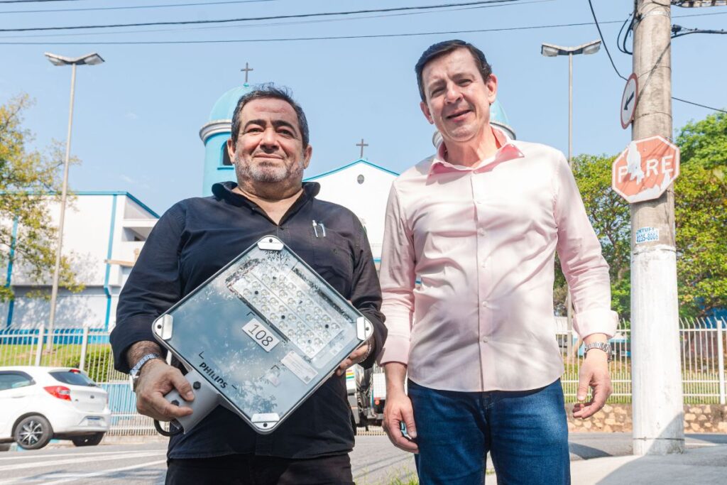 Programa Mais Luz moderniza iluminação de 31 ruas do Terra Nova e Andrea Demarchi 1 Programa Mais Luz moderniza iluminação de 31 ruas do Terra Nova e Andrea Demarchi