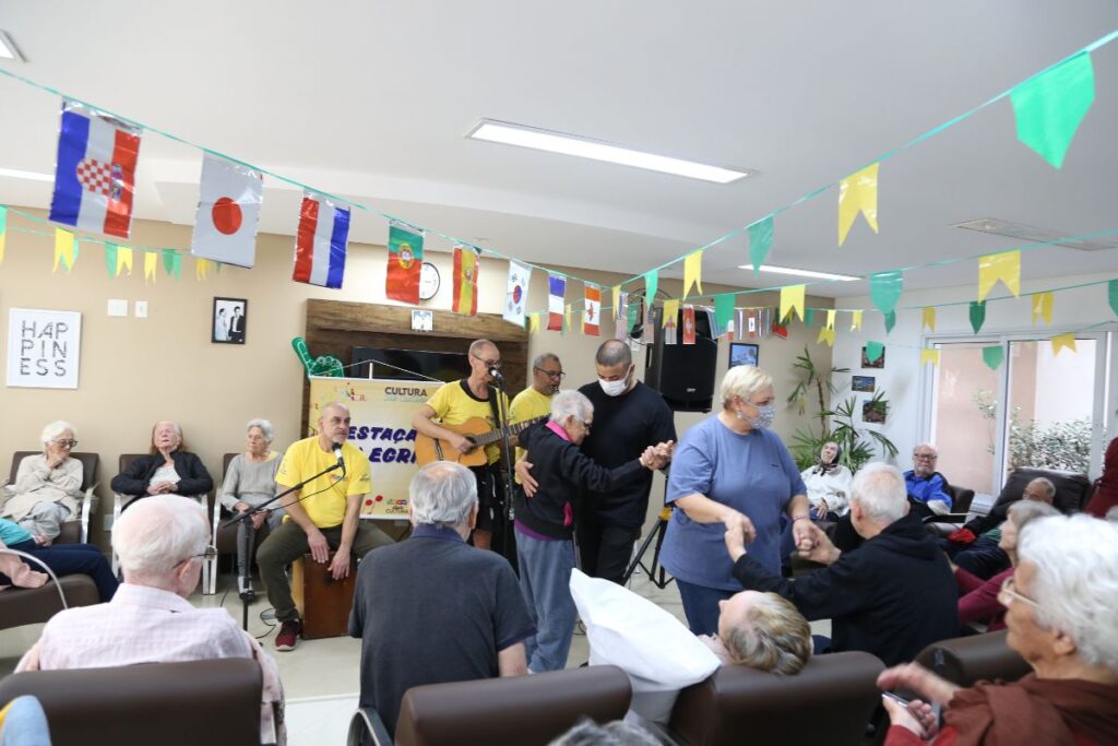 Projeto Estação Alegria leva música e diversão a idosos de São Caetano 1 Projeto Estação Alegria leva música e diversão a idosos de São Caetano