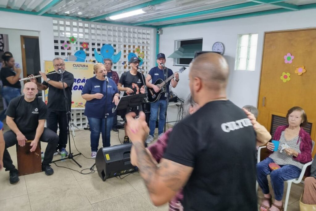 Projeto Estação Alegria leva música e diversão a idosos de São Caetano 2 Projeto Estação Alegria leva música e diversão a idosos de São Caetano