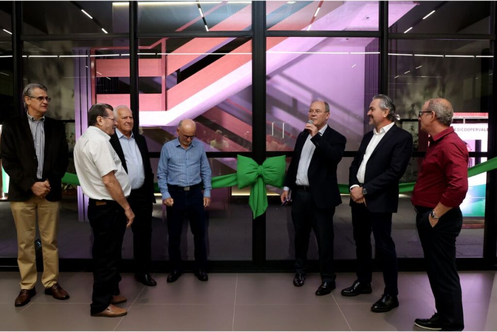 Sicredi Vale do Piquiri Abcd PR/SP comemora 35 anos e inaugura nova Sede Administrativa 1 Sicredi Vale do Piquiri Abcd PR/SP comemora 35 anos e inaugura nova Sede Administrativa