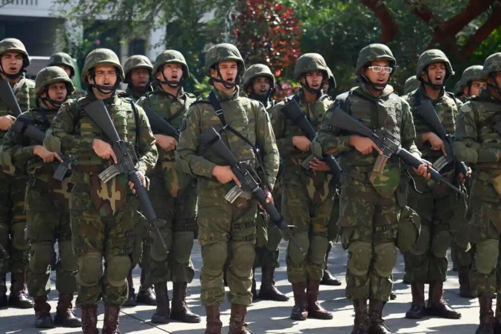 Brasil reforça presença militar na fronteira com Venezuela e Guiana
