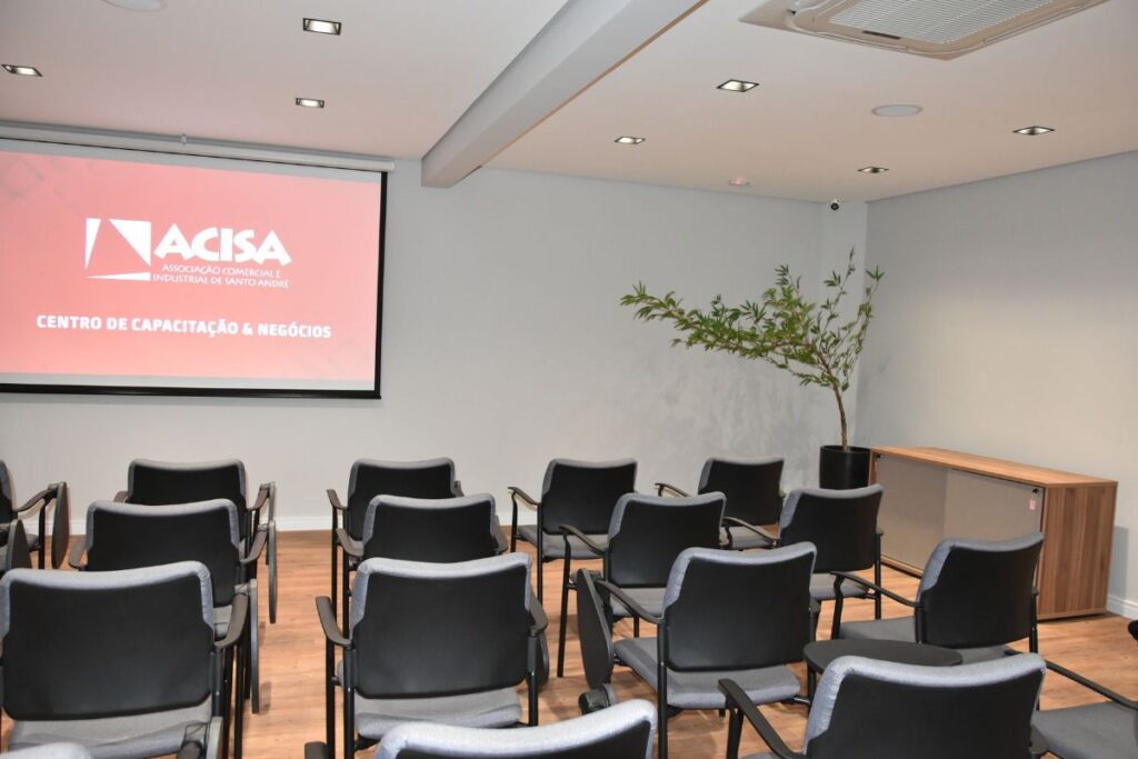 Centro de Capacitação & Negócios da ACISA Celebra um Ano de Sucesso