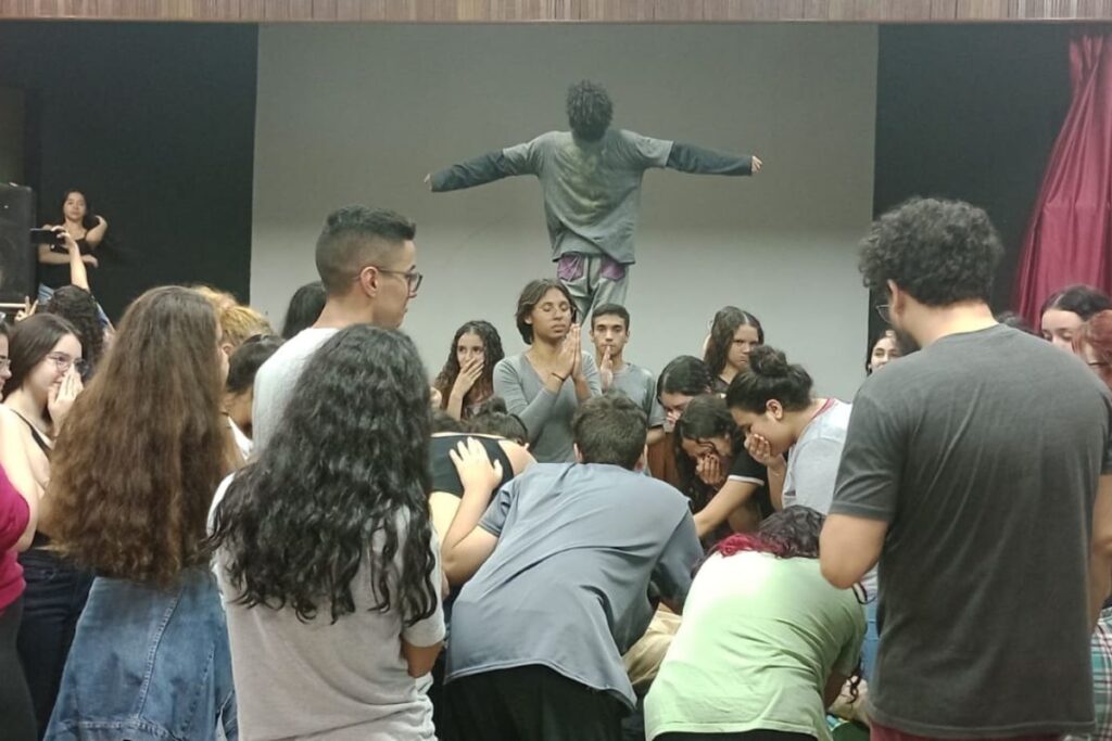 Escola Itinerante de Teatro promove apresentações gratuitas no Teatro Conchita de Moraes