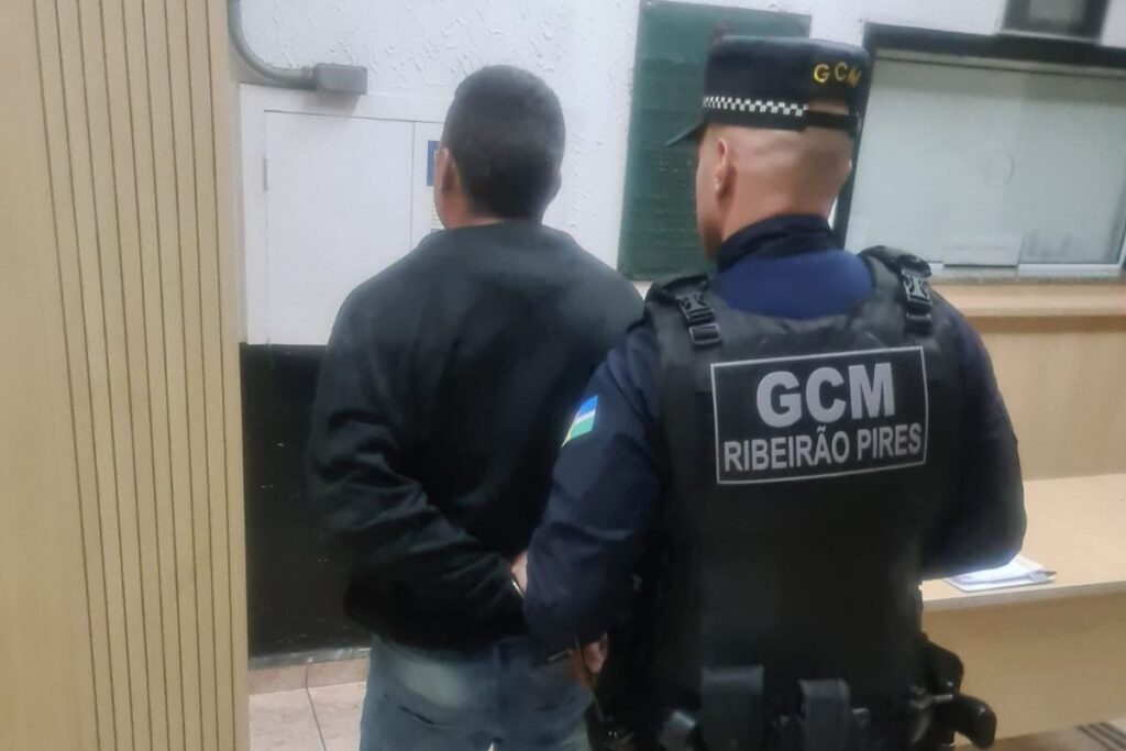 GCM de Ribeirão Pires detém dupla que tentou roubar motoboy