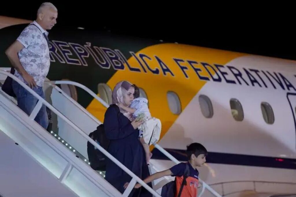 Retorno emocionante: Repatriados da Faixa de Gaza chegam ao Brasil 4 Mês da Consciência Negra em São Bernardo terá Festival de Arte Preta com show de Péricles