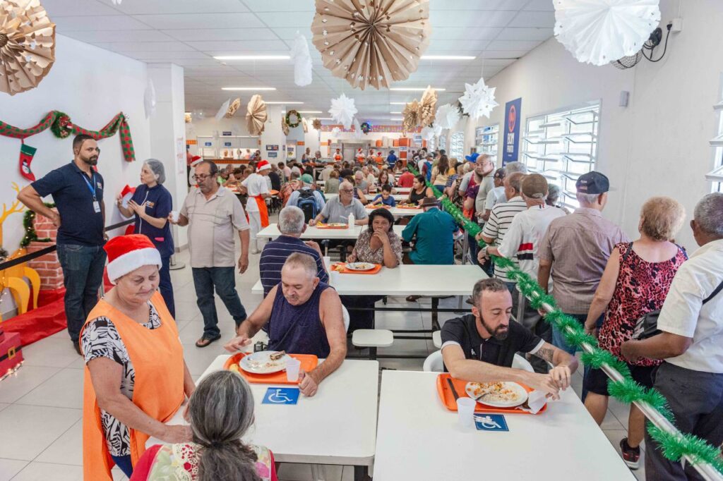 Bom Prato de São Bernardo oferece almoço especial para celebrar o Natal