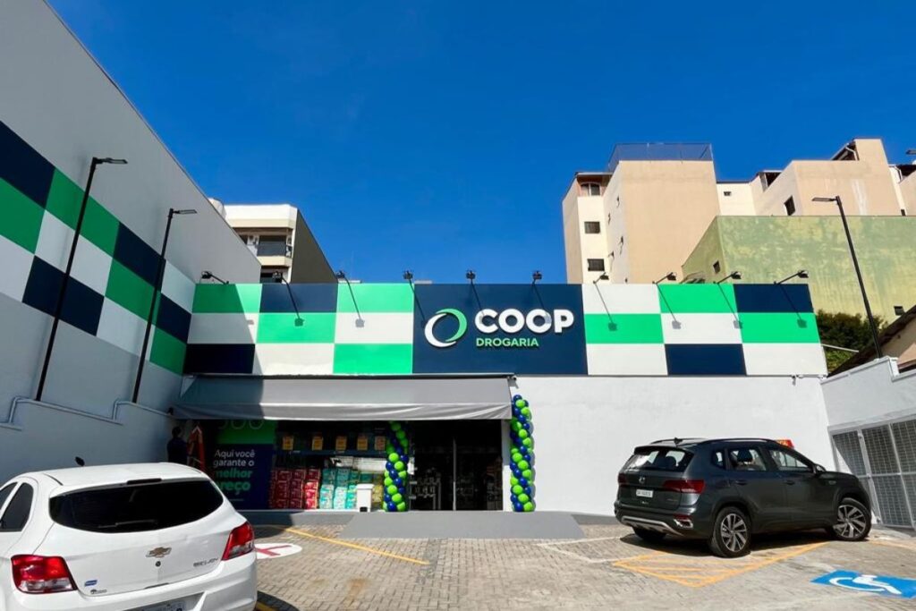 Coop Drogaria inaugura três unidades em um único dia