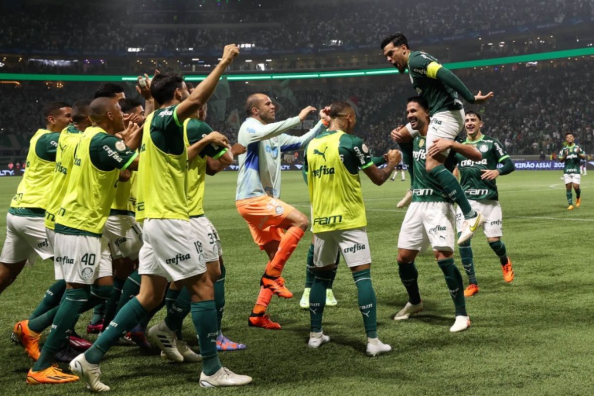 Palmeiras vence o Coritiba e encerra série de quatro jogos com