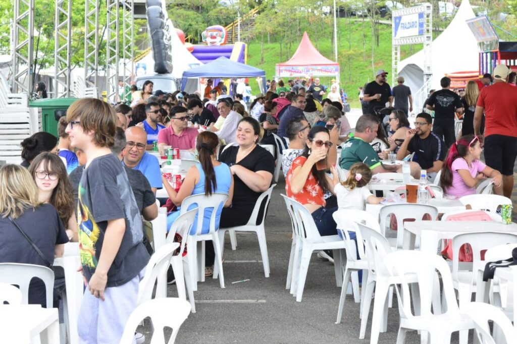 Santo André encerra Feira do Natal Solidário com 4,5 toneladas de alimentos arrecadados 3 Santo André encerra Feira do Natal Solidário com 4,5 toneladas de alimentos arrecadados