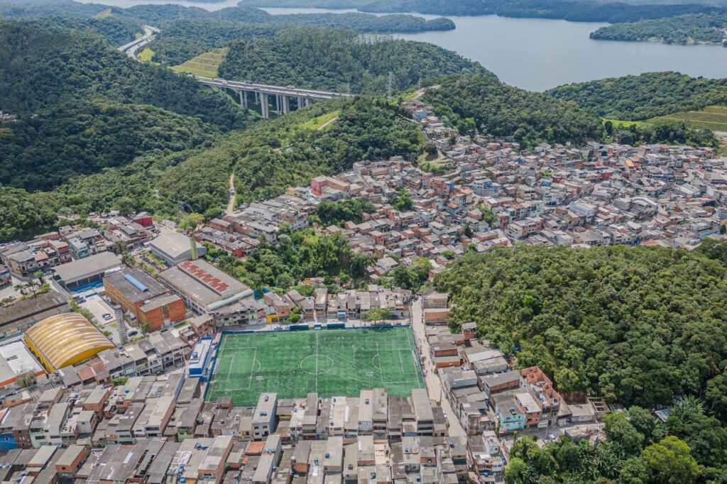São Bernardo entrega campo de futebol amador revitalizado no Areião