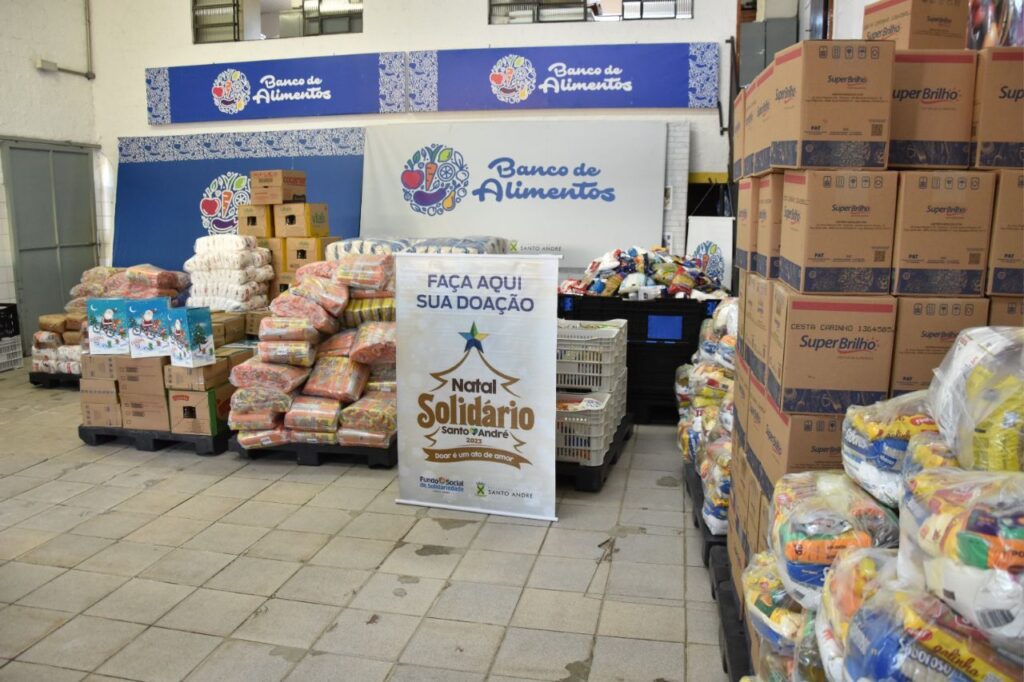 Secretaria de Saúde arrecada 6,5 toneladas de alimentos para o Fundo Social de Santo André 2 Secretaria de Saúde arrecada 6,5 toneladas de alimentos para o Fundo Social de Santo André