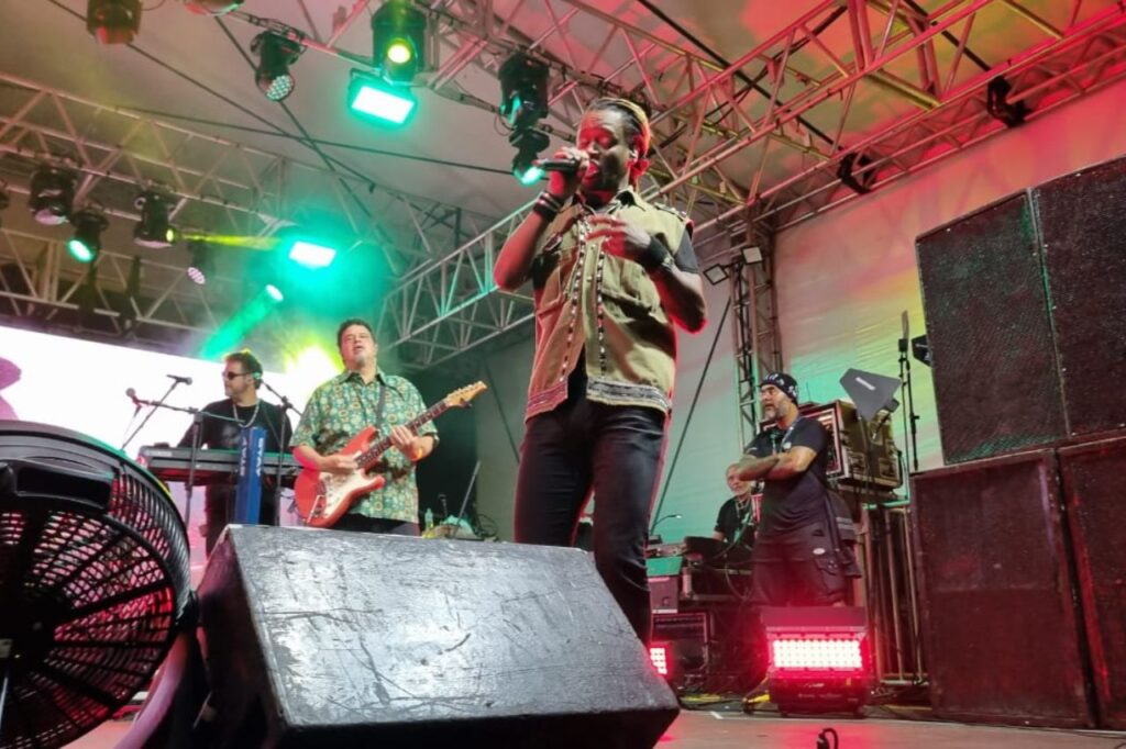 Show de Toni Garrido agita primeiro dia da Feira do Natal Solidário em Santo André 1 Show de Toni Garrido agita primeiro dia da Feira do Natal Solidário em Santo André