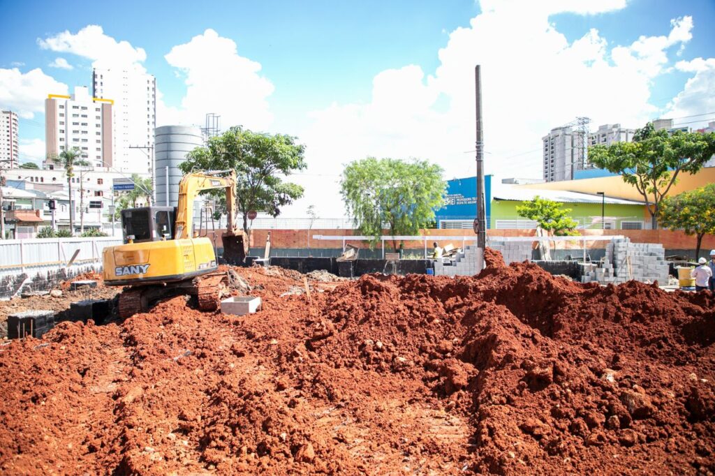 Auricchio e Regina Maura visitam obras de ampliação do Hospital Albert Sabin 2 Auricchio e Regina Maura visitam obras de ampliação do Hospital Albert Sabin