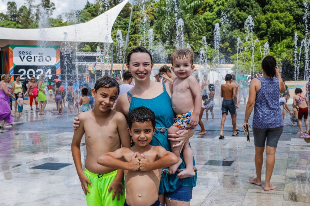 Chafarizes interativos viram atração no verão em São Caetano