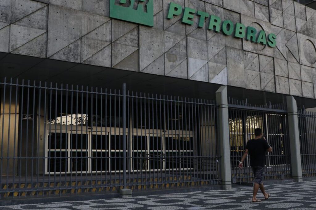 Concurso da Petrobras encerra inscrições nesta quarta-feira