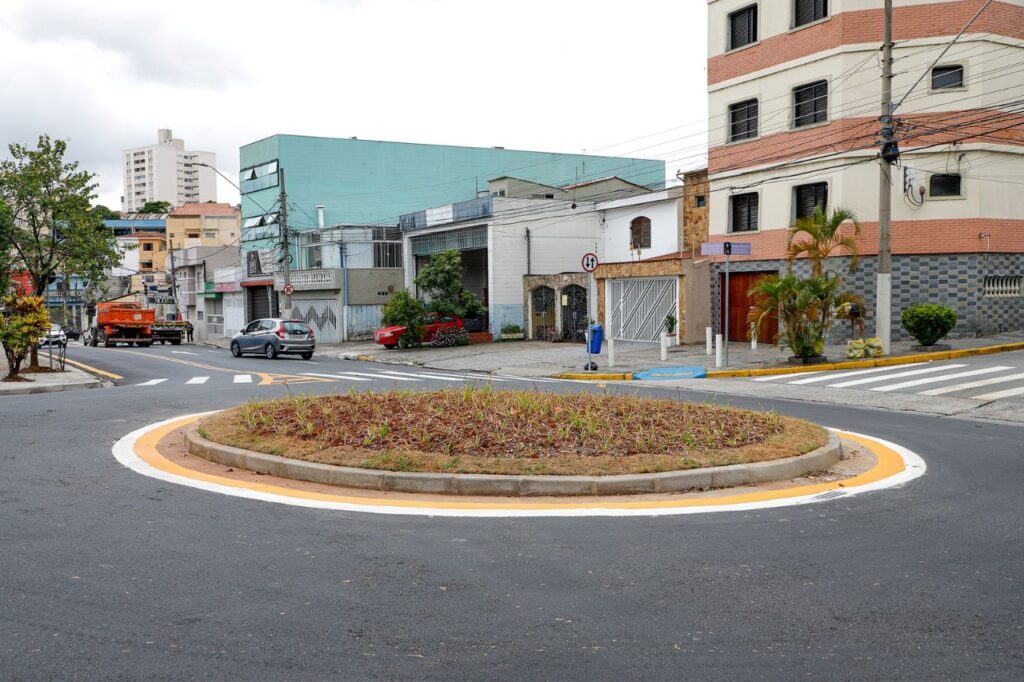 Prefeitura de São Caetano altera sentido da Rua Cavalheiro Ernesto Giuliano e desafoga trânsito da Rua Silvia